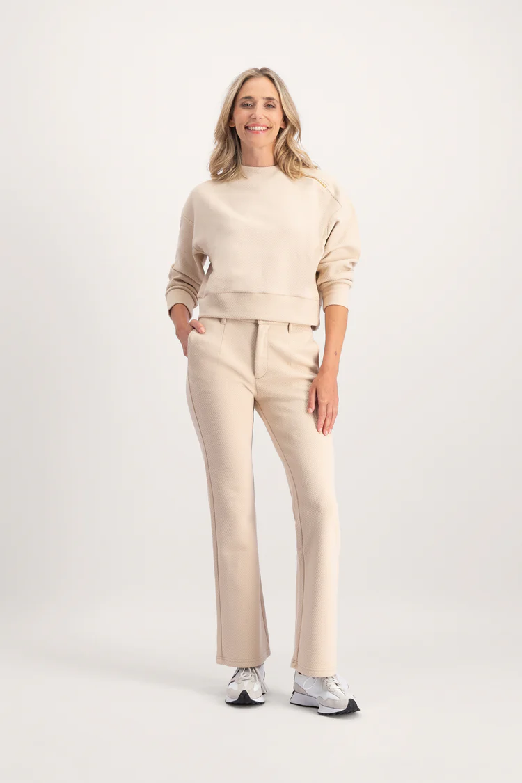 CR0037 Noe Kick Flared Off White