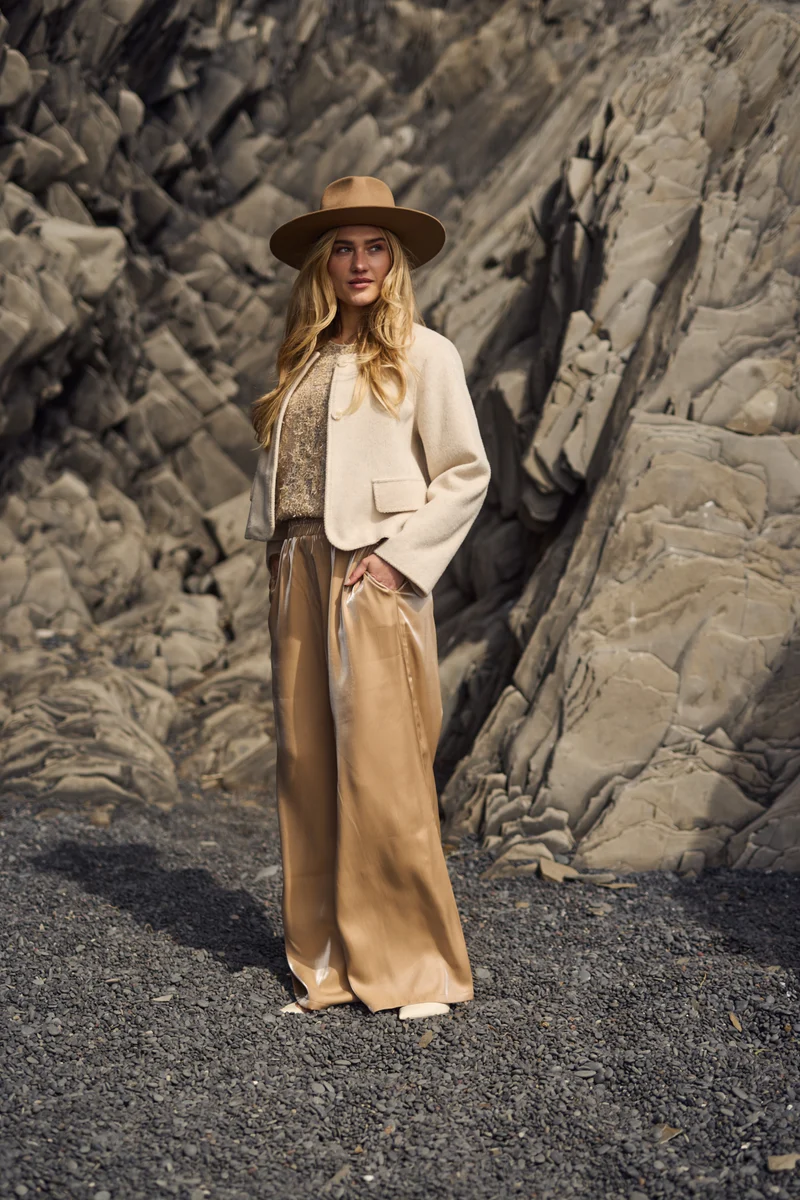 NKF09044 Doorty Pants Shiny | Sand