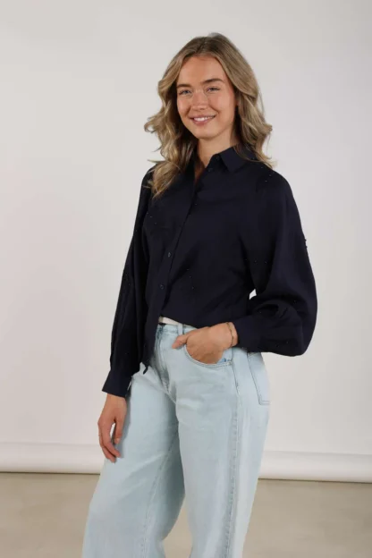 NKF02012 Milanova Blouse Pearl Navy - Afbeelding 4