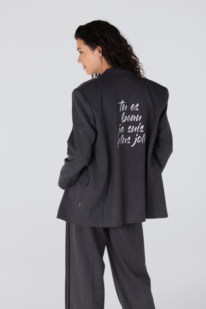 Halina W25 Blazer met Tekstprint | Antraciet - Afbeelding 2