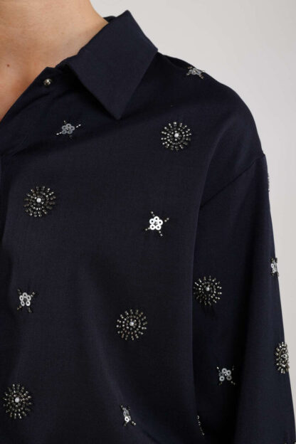 NKF02056 Newport Blouse Embroidery Navy/Silver - Afbeelding 2
