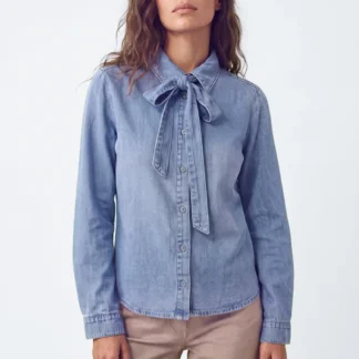 CR0724 Daisy Blouse Light Blue